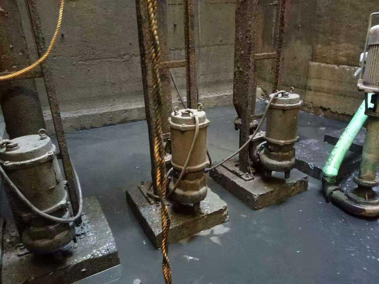 高陵污水池清理