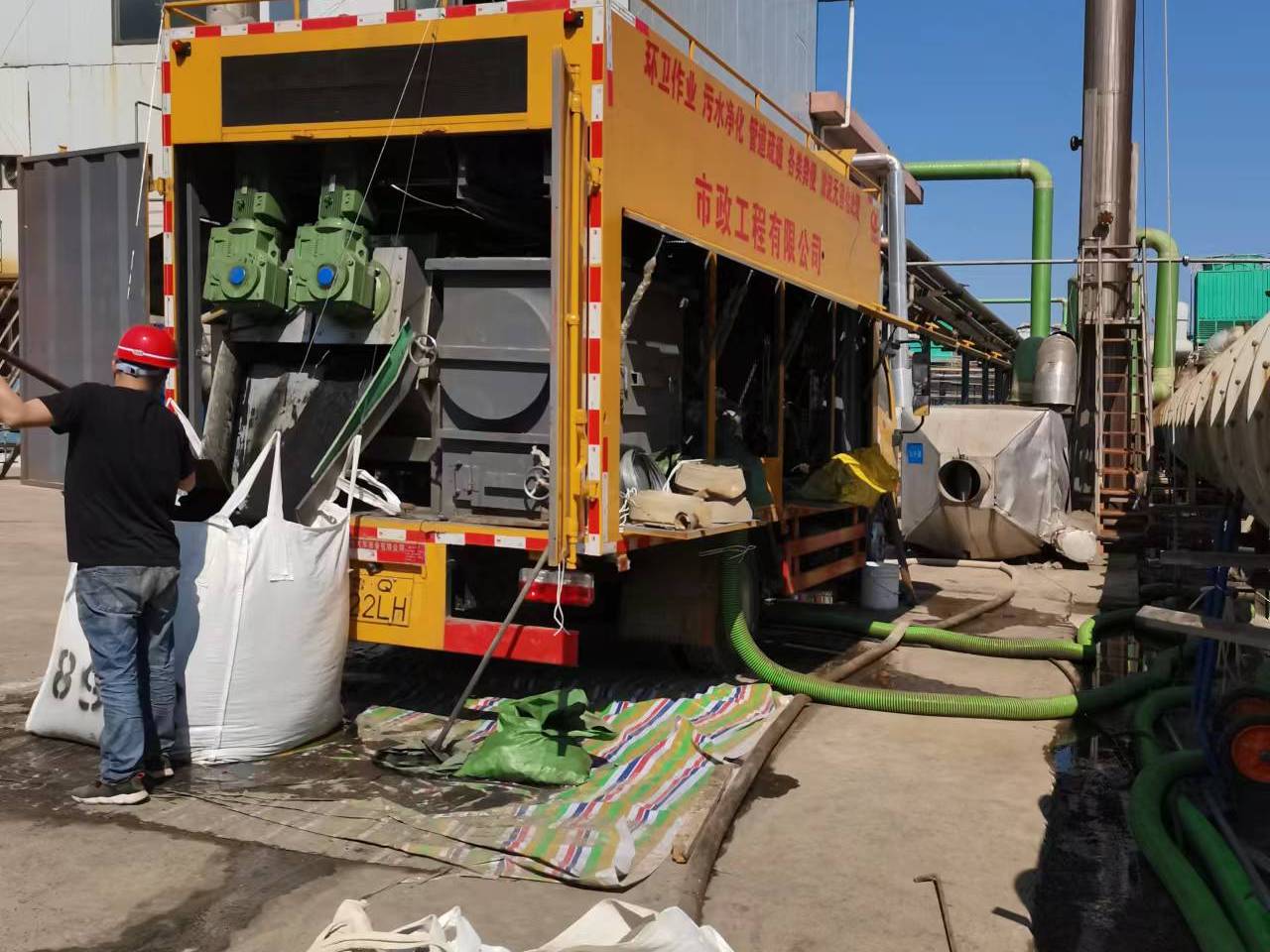 高陵淤泥压干处理